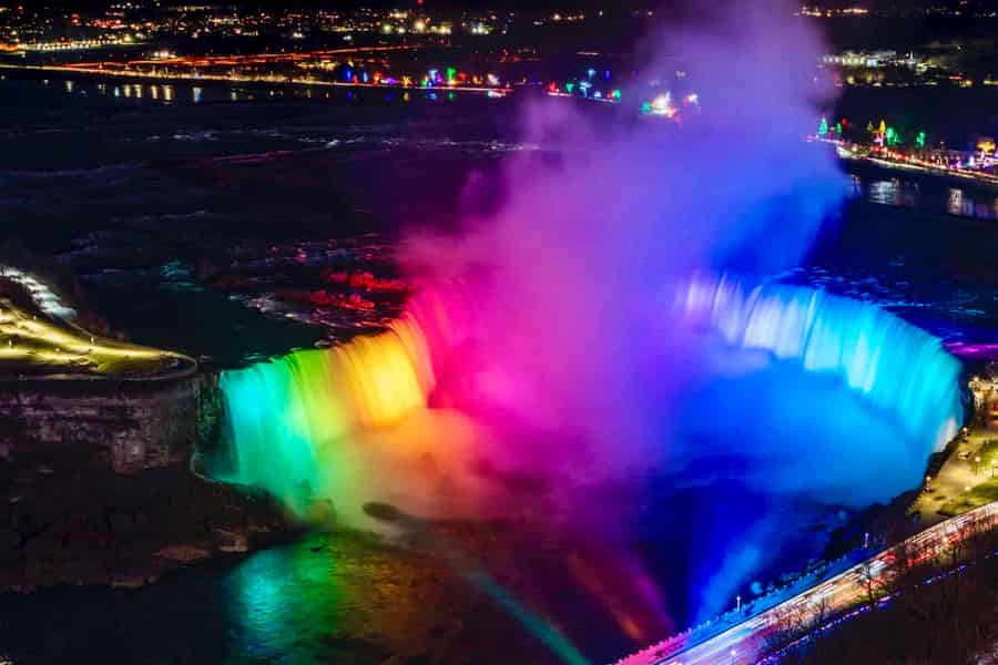 Toronto: Niagara Falls Day & Evening Tour + Top Attraktionen. Foto: GetYourGuide