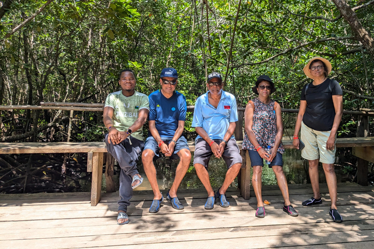 Roter Colobus-Affe &amp; Mangroven im Jozan-Wald Gruppentour 5+