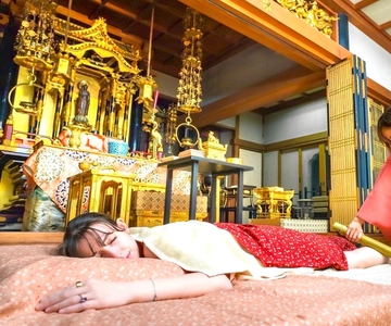 Osaka: Japanese Reiki Healing ＆Aroma Massage at the Temple