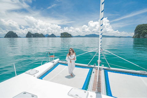 Phuket: Excursão privada de catamarã de luxo às ilhas Coral ou MaitonMeio dia de manhã - 5 horas