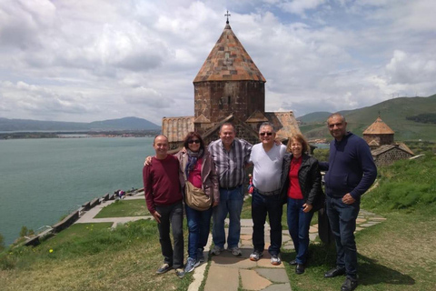 Excursion privée d'une journée à Tsagkhadzor, Sevan, Dilijan et Haghartsin