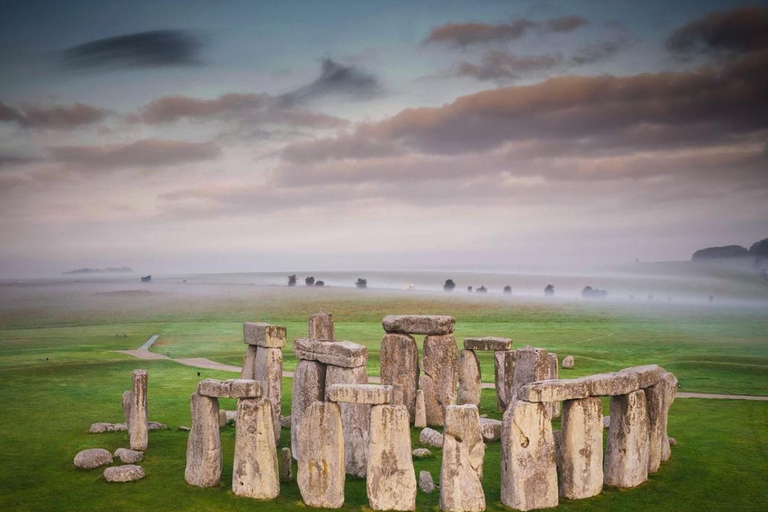 Cardiff: Stonehenge & Windsor Castle Day Trip with Guide