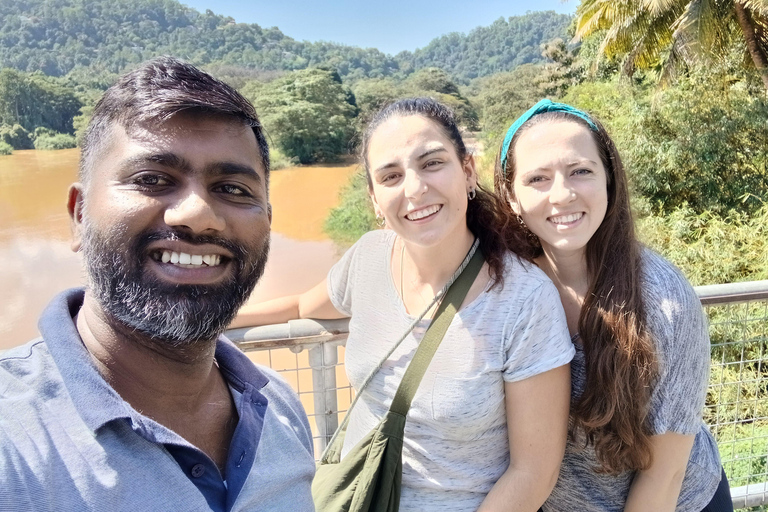 Kandy: Private Tuk Tuk City Tour with Local Guide