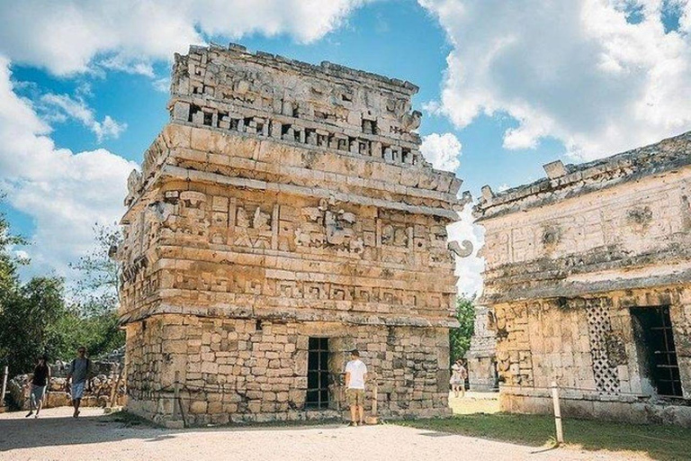 Chichen Itza e Valladolid: da Cancun e Playa del CarmenChichen Itza: Visita una delle sette meraviglie