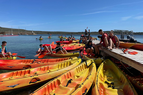 Menorca: Aventura de mergulho com caiaque e reserva marinha