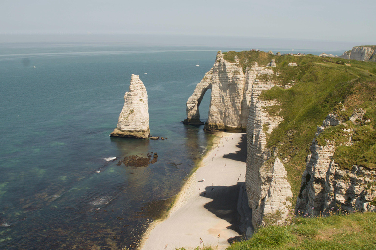 Paris: Étretat Cliffs & Mont St-Michel Day Tour