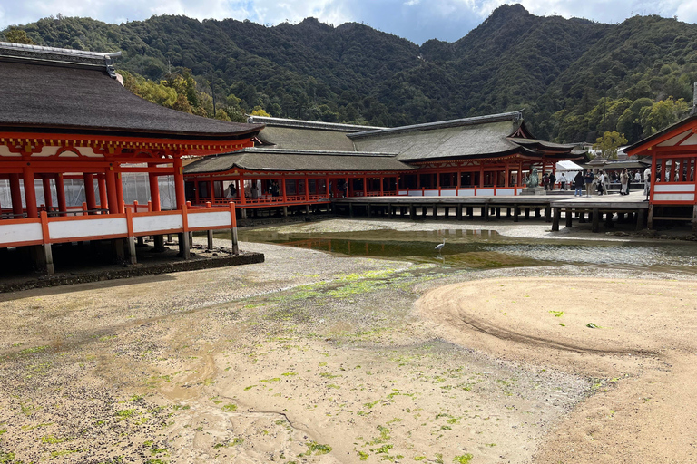 Hiroshima: tour to Peace Memorial Park and Miyajima IslandHiroshima: people with JR Passes or bullet train tickets