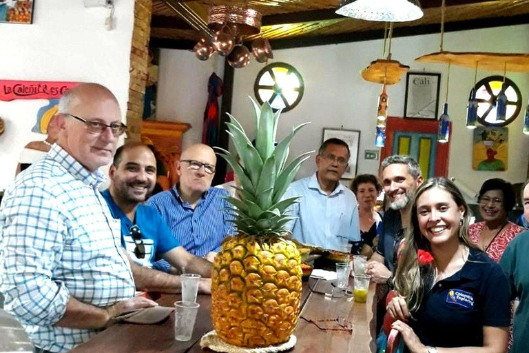 Cali: Salsa Class and Market Tour with Food Tasting