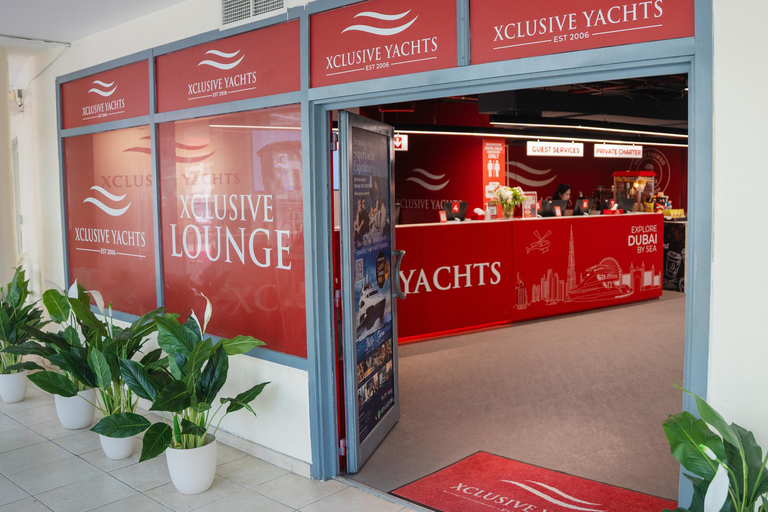 迪拜码头游艇之旅：1 小时内游览艾恩轮、JBR 和海港