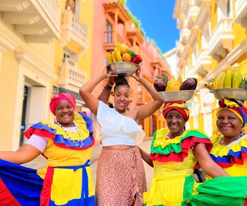 Cartagena Sunset Walking Tour: History, Walls & Getsemaní