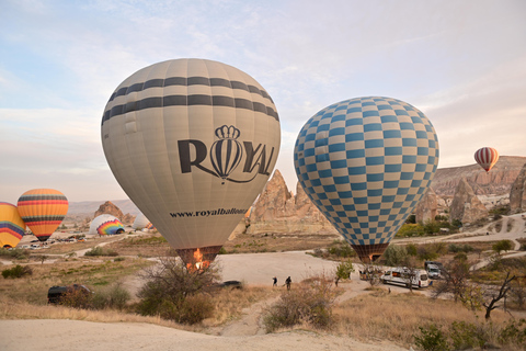 Goreme : vol en montgolfière au lever du soleil avec certificat de volVol en montgolfière à Goreme au lever du soleil