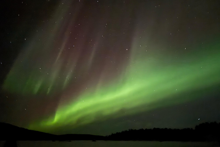Vanuit Saariselkä/Inari: Aurora-jachttour, kampvuur en snacksVanuit Saariselkä/Inari: op jacht naar het noorderlicht, kampvuur en snacks