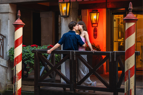 Venice With Professional Photographer Express Photoshoot in Rialto