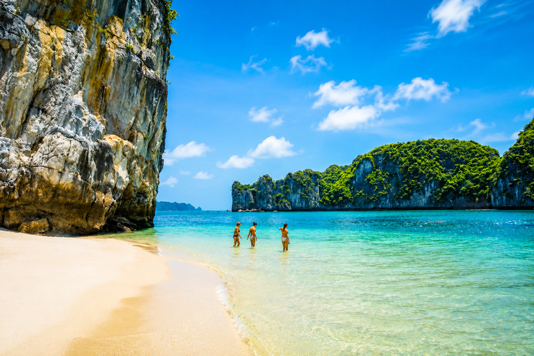 Ha Long Bay Day Trip: Luxury Cruise & Buffet Lunch & Jacuzzi Option 2: For Guests from Ha Long