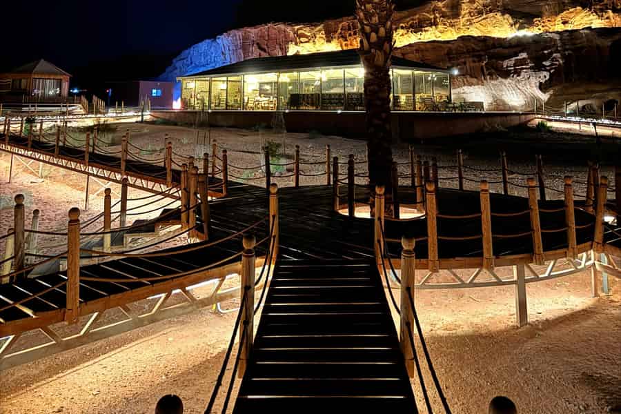 Wadi Rum: Jeeptour und Abendessen oder Mittagessen mit Abholung. Foto: GetYourGuide