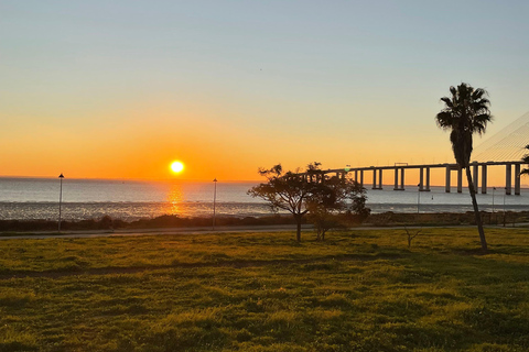 Parque das Nações: اليوغا والتأمل عند شروق الشمس على متن مركب شراعي!