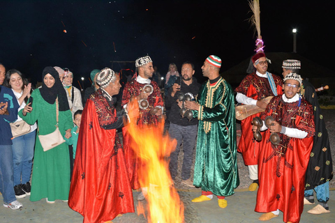 Dîner magique dans le désert d'Agafay et promenade à dos de chameau avec spectacle de feu