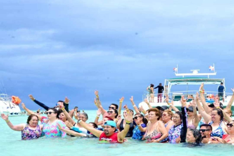 Punta Cana: Saona Island Tour with Lunch and Drinks