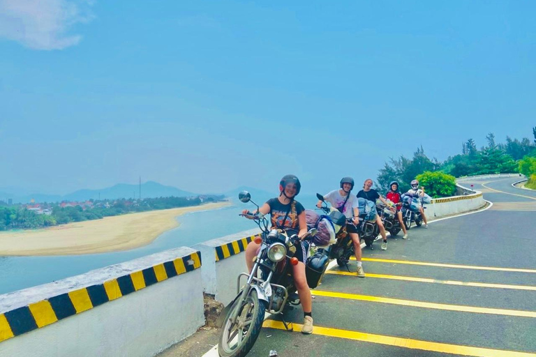 Hoi An till Marble-Monkey Mountain &amp; Hai Van Pass med motorcykel