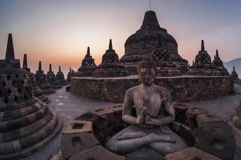 Yogyakarta: Borobudur Sunset and Mount Merapi Lava Tour