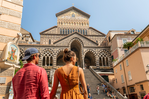 Desde Nápoles o Sorrento: excursión a la costa AmalfitanaSalida desde Sorrento: tour grupal en inglés