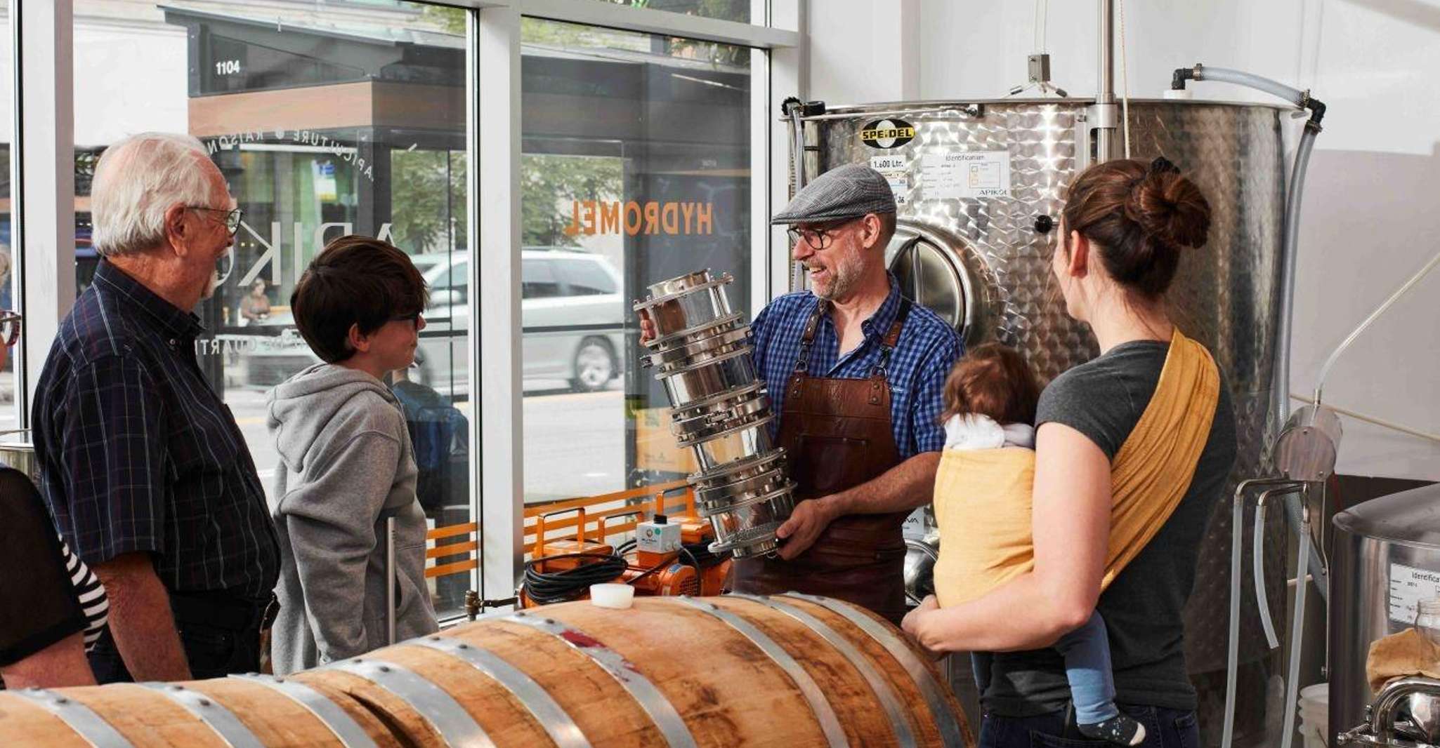 Quebec City: Honey and Distillery Tour with Tasting