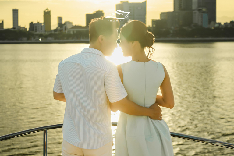 Da Nang: Private Luxury Yacht & Dragon Bridge Fire Show Luxury 2-Hour Ocean Mansion Yacht Charter – 4-Bedroom Bliss