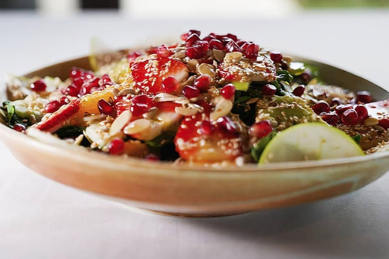 Lalez Wine Tasting, Wine Tour, Kayak & Full Lunch Experience German speaking private group