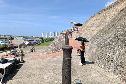 Cartagena: Historical and Cultural Tour in the Old City Cartagena: Historical and Cultural Tour in the Old City