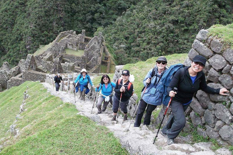 Machu Picchu: Expedition and Seven Colors Mountain - 2 Days