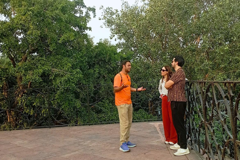 Delhi: Northern Ridge Walk with Tibetan Colony Tour