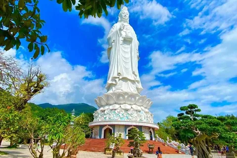 DA NANG: Buda de la Dama y Montaña de Mármol - Excursión a la Cueva de Am Phu