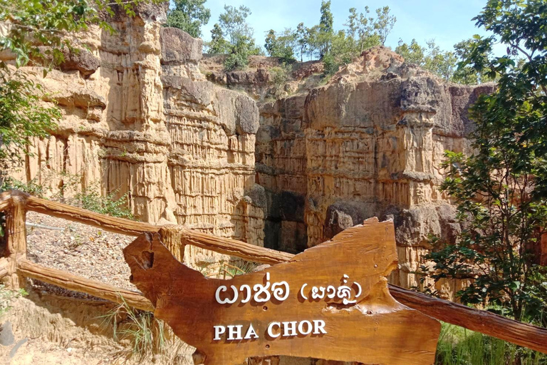 Pha Chor Canyon and Handicrafts Tour