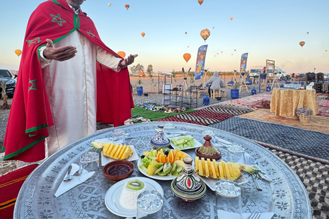 Marrakech: Royal Breakfast with Hot Air Balloons view
