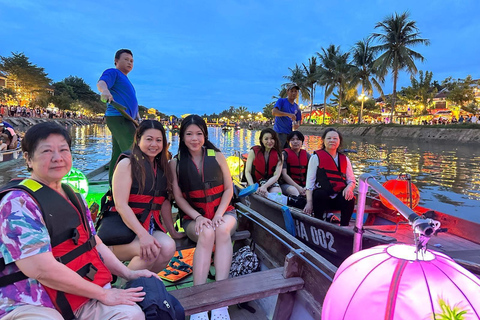 Hoi An: Boottocht met lantaarns op de Hoai rivier