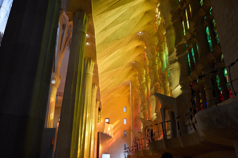 Barcelona: Sagrada Familia Skip-the-Line Guided Tour