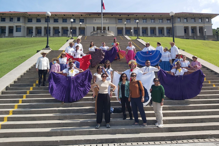 Escale au centre des visiteurs du canal de Panama et visite de la villeVisite de la ville en escale et du centre des visiteurs du canal de Panama