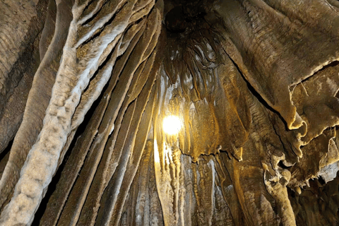 Vang Vieng: Kayak&amp;Zipline&amp;Tubing en cuevas&amp;Paseo por cuevas