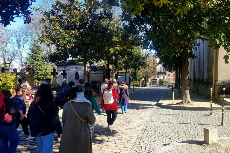 Père-Lachaise : histoires et mystères contés par un comédien En français