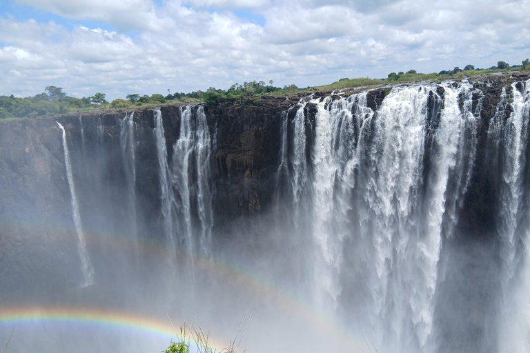 Victoria Falls: Private leisure tour with dinner transfer