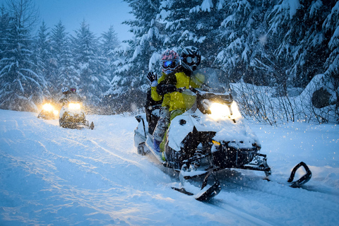 Zakopane: Paseo en moto de nieve con piscinas termales y servicio de recogida del hotel