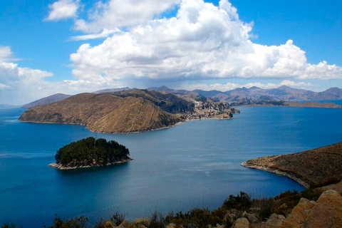 Depuis La Paz : Excursion en groupe au lac Titicaca et à l&#039;île du Soleil