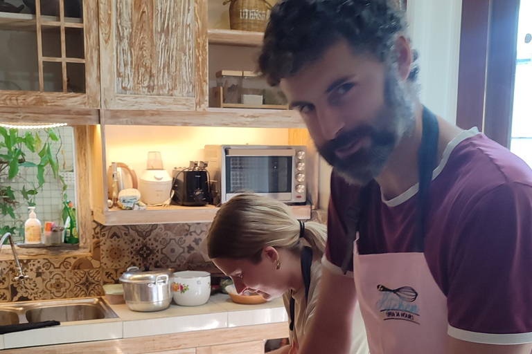 Yogyakarta: clase de cocina con visita al mercado y servicio de recogida del hotelClase de cocina con servicio de recogida del hotel