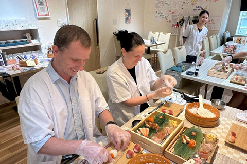 Osaka: Sushi Making in Spacious Studio with Certificate 10/1～Sushi Roll Making Experience