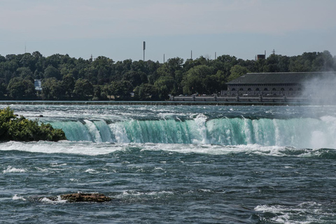 Nowy Jork: Nocna wycieczka z przewodnikiem nad wodospad NiagaraWycieczka w języku hiszpańskim