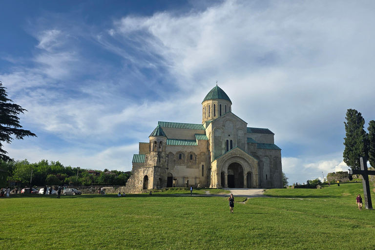 Tbilisi:5-Day All-Inclusive Wine & Culture Tour in Georgia Tbilisi:5-Day All-Inclusive Guided Tour to Kazbegi & Kakheti