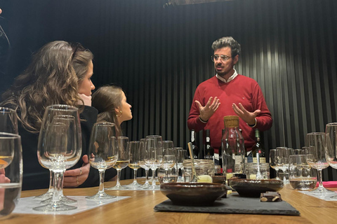 Porto: Degustazione guidata del vino Porto con ParingsPorto: Degustazione guidata di 5 vini di Porto con degustazioni