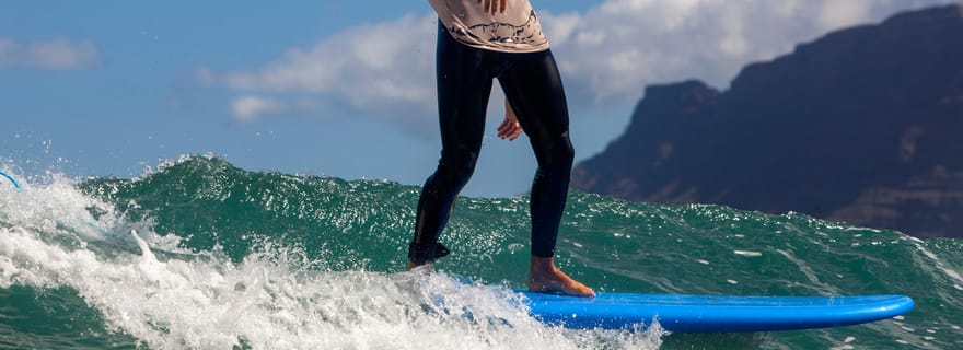 Cours de surf journée complète : faites décoller vos compétences