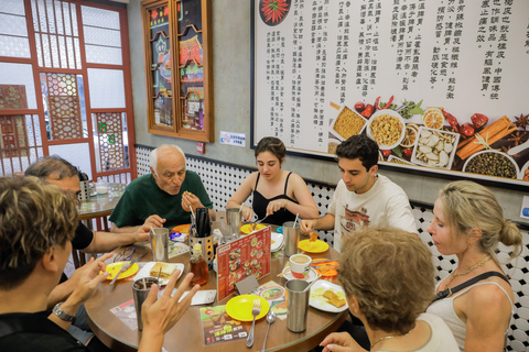 Hong Kong Kowloon: Michelin Street Food & Culture Walk Private Michelin Street Food & Culture Walk - 5 hours