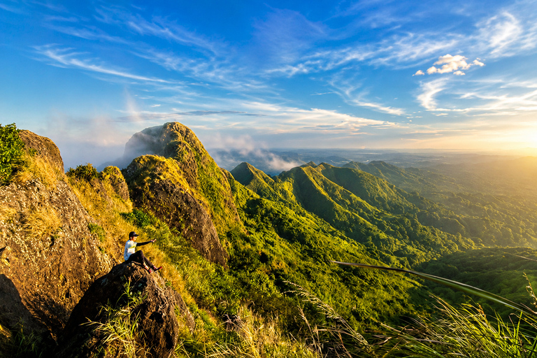 Manila: Private Mt. Batulao Hike with Tagaytay Stop